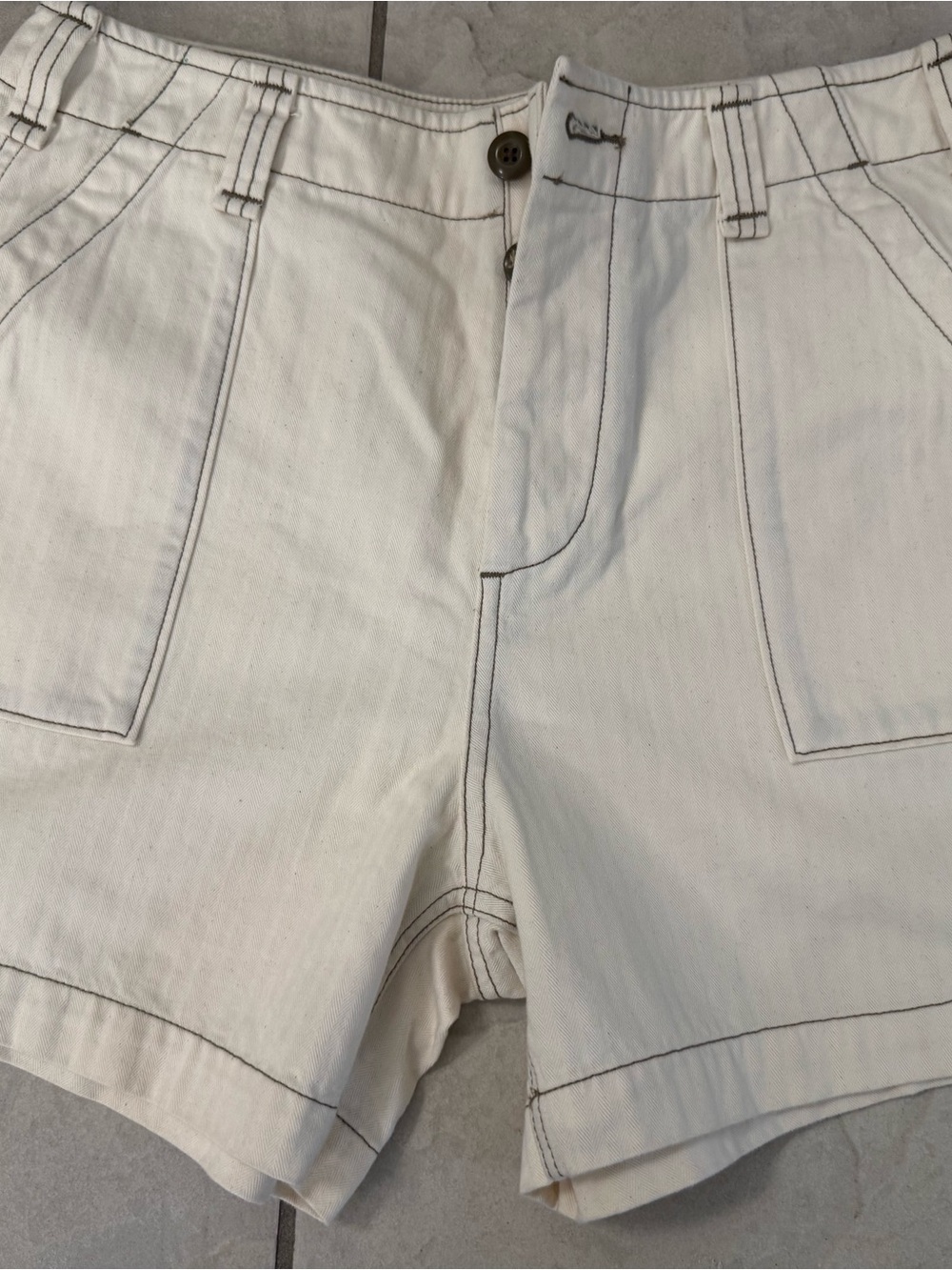 Faherty Cream High-Rise Patch Pocket Shorts with Contrast Stitching